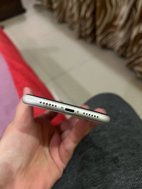 iphone 11  128Gb non pta 2