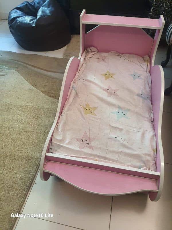 kid's bed  10/ 10 2