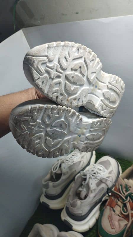 used shoes condition new jesi hai 12