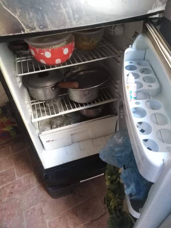 Fridge in best condition 2