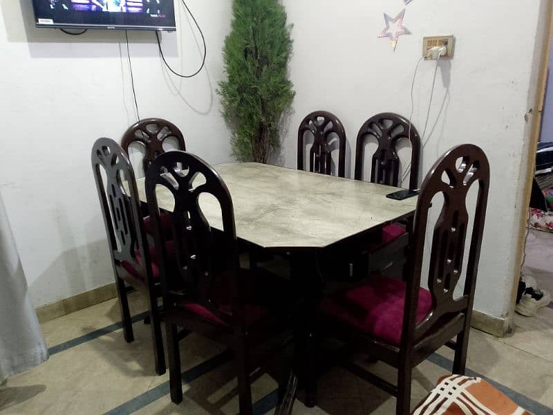 medim size dining table 0