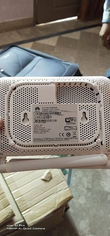 Huawei HG8245W5 Flash Fiber Modem. 2