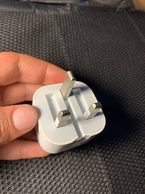 iPhone 100% Original Adapter 3