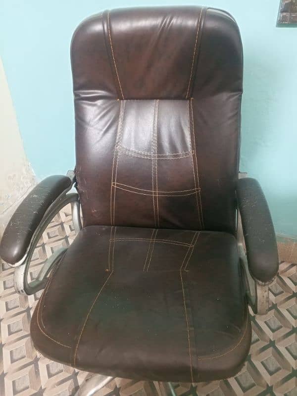 Executive Chair (0324 4467016) 1