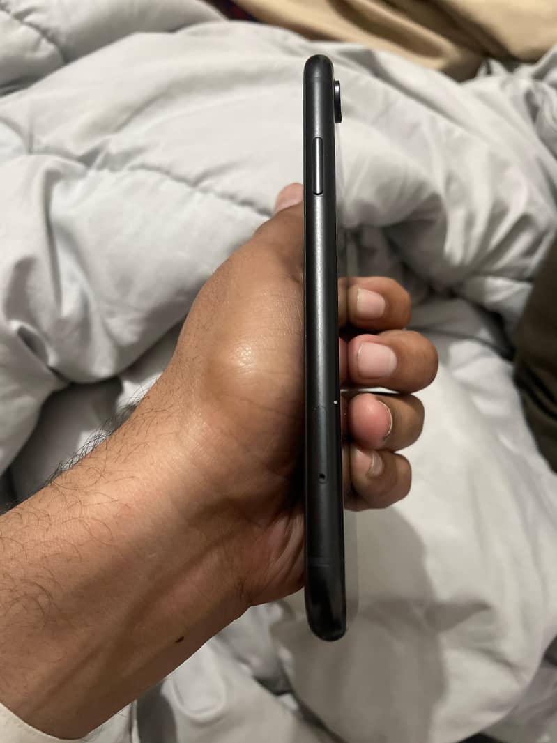 Apple iPhone XR 64GB NON PTA 1