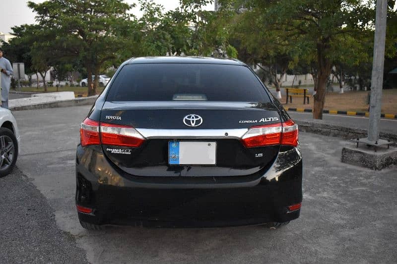 Toyota Corolla Altis 2015 1