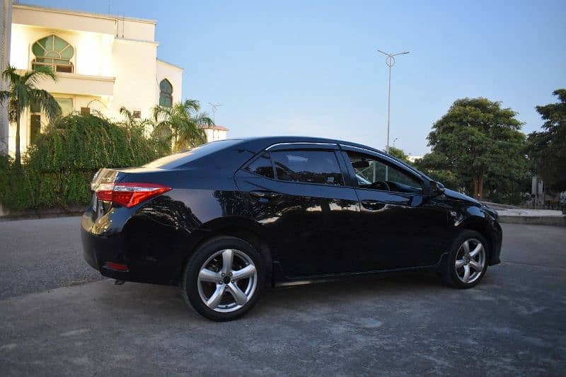 Toyota Corolla Altis 2015 3