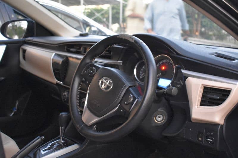 Toyota Corolla Altis 2015 8