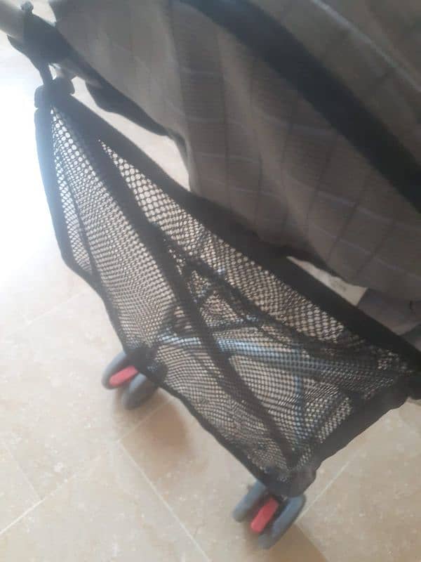 excellent condition pram for sale 9