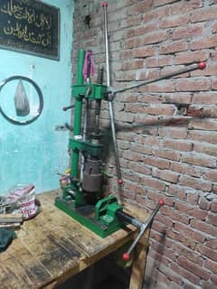 Hand molding machine 4 nambr