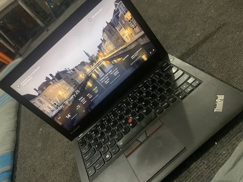 Lenovo X250 i5 5th generation 0