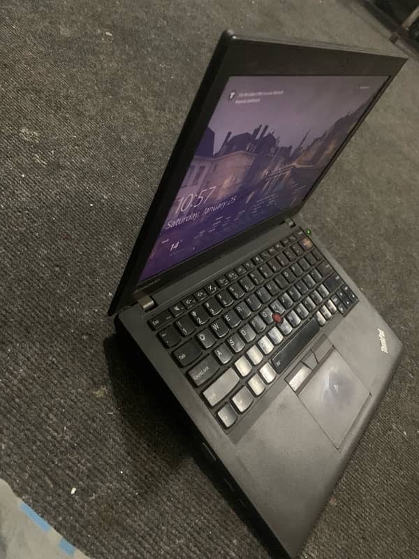 Lenovo X250 i5 5th generation 1