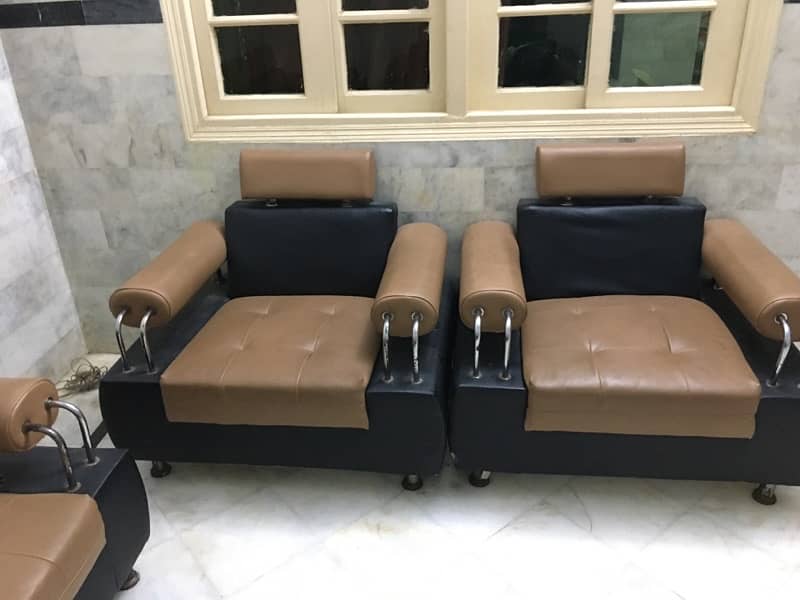 7 satter sofa good condition 2