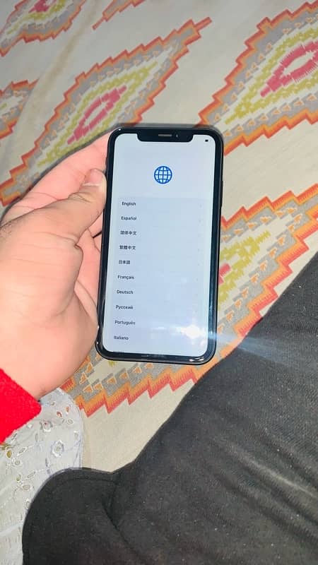 iPhone XR water pack iCloud 3