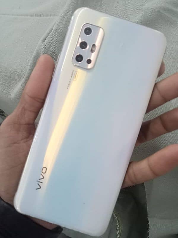 vivo v17. . . . 8/256 Fast finger indisplay 0