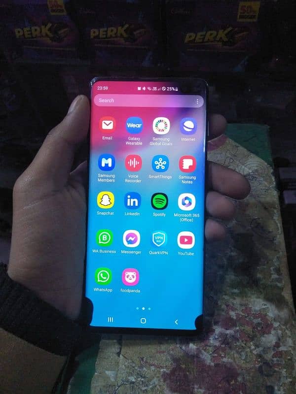 Samsung s10 plus 3