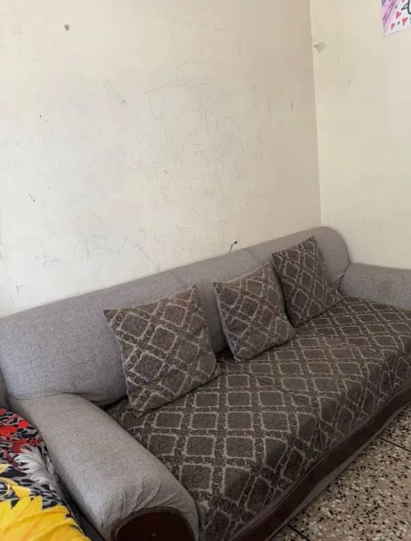 5 seater sofa for sall ! 2