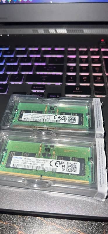 Samsung DDR5 RAM Sticks 8x2 1