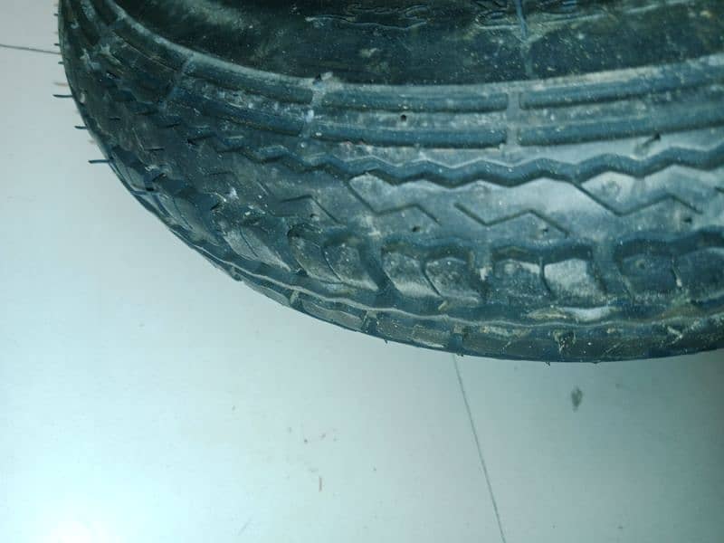 Bike side tyre for معذور 0