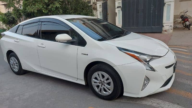 Toyota Prius 2018 1