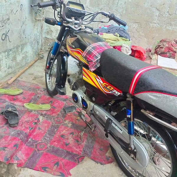 Honda cd70 Hyderabad number 7