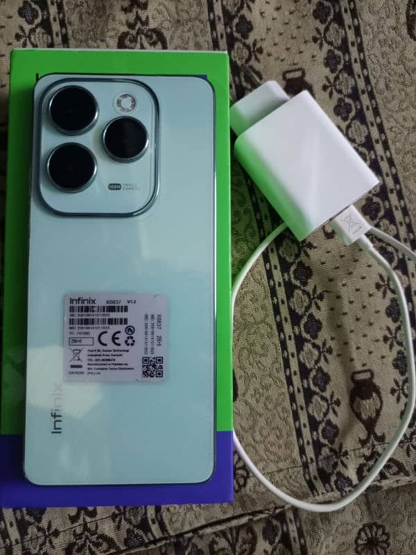 INFINIX HOT 40 PRO 4