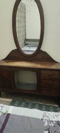 antique dressing table