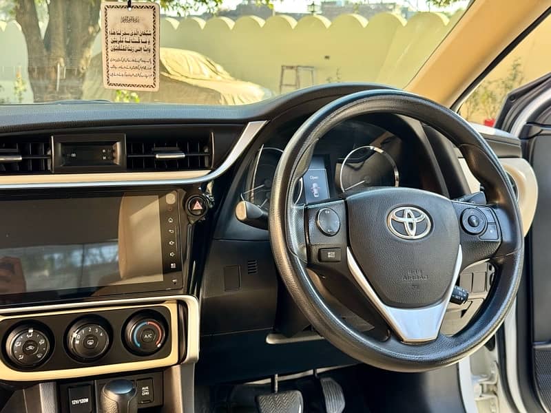 Toyota Corolla Altis 1.8 2018 10