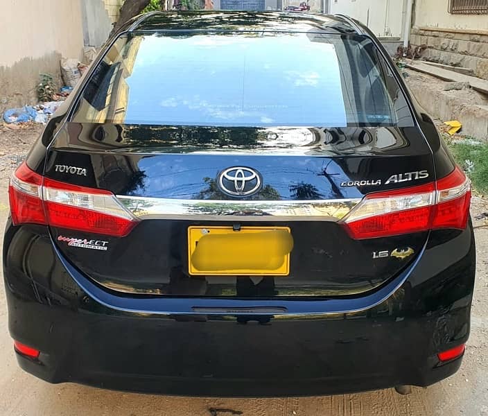 Toyota Corolla Altis 2017 4