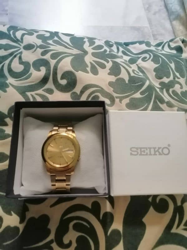 Seiko 5 Automatic watch Golden colour just like new 4