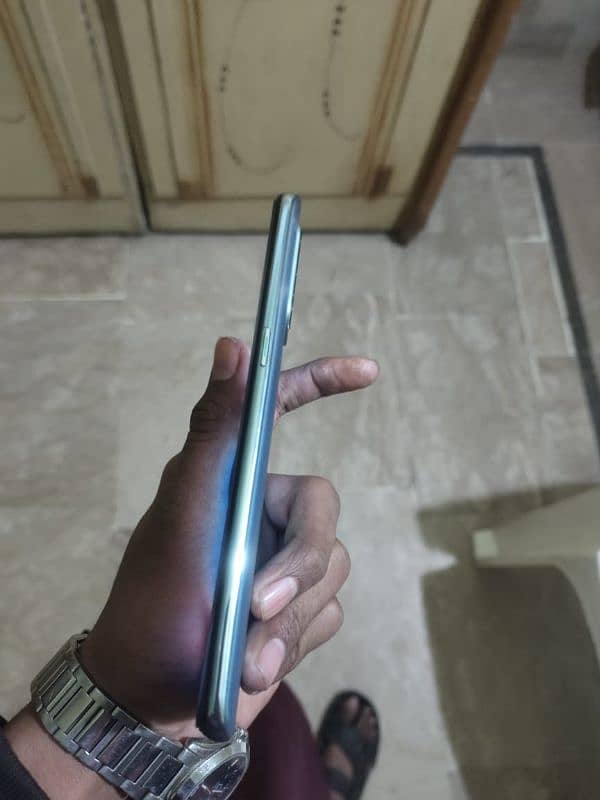 oppo reno 6 hy all ok pack sth camplet seman hy condition 10 by 8.5 hy 3