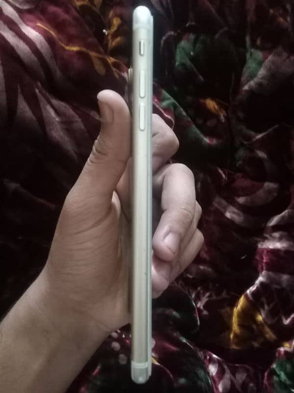 I phone 7plus nonpta  32gb all ok 10/9 2