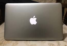 Apple MacBook Air 2015 ( 11 inch Display )