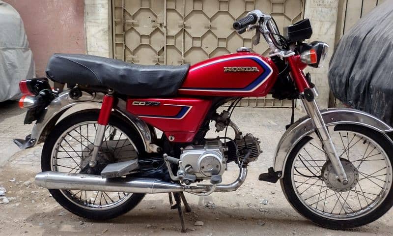 Honda bike just like a newbike CDI 70model 1988 contact me 03188264599 2