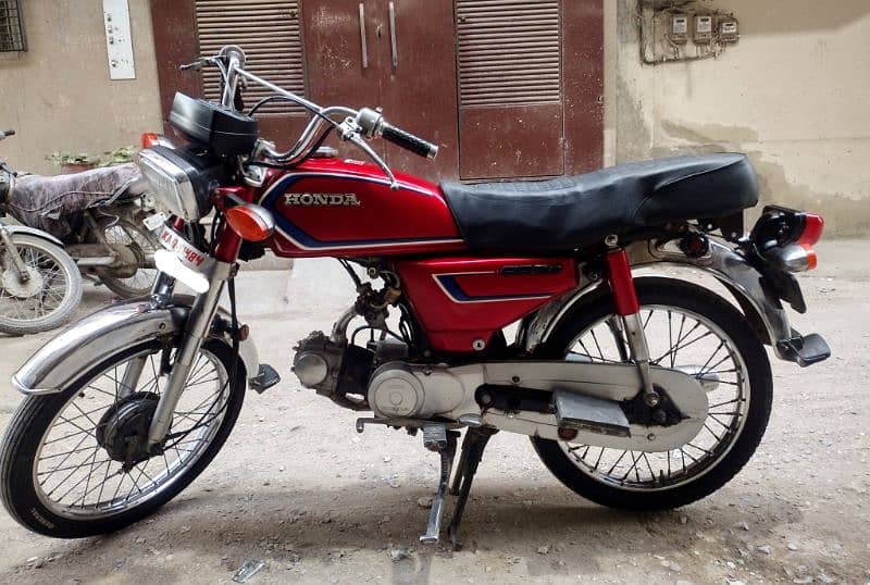 Honda bike just like a newbike CDI 70model 1988 contact me 03188264599 4