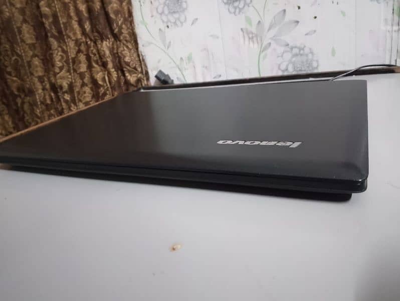 Lenovo laptop , i5. . 5th , 4gb Ddr3 , 500gb HDD 5