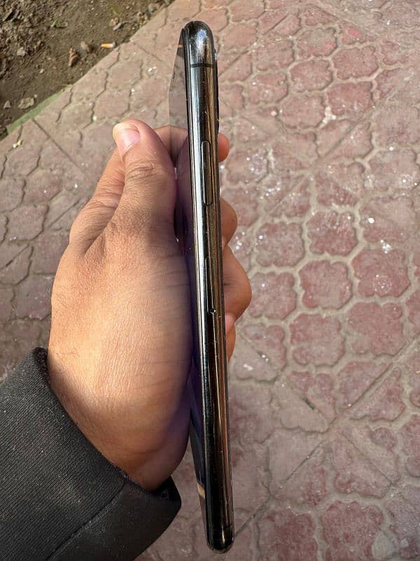 IPHONE Xs Max for sale 4