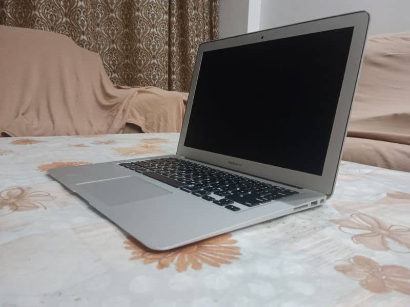 Macbook air mid 2017 1