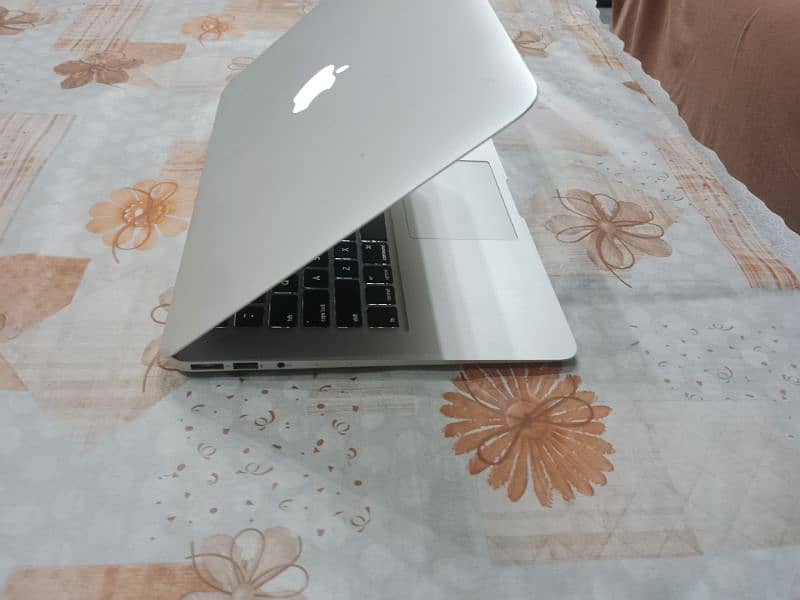 Macbook air mid 2017 6