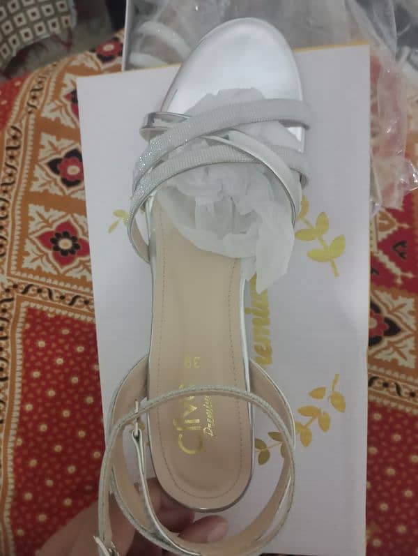 Clive heels size 9 2