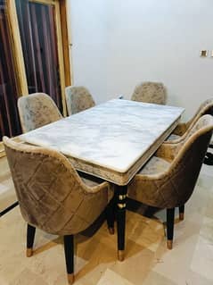 dining table new condition