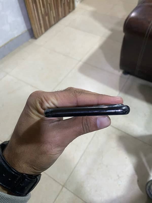 iPhone 11 Pro Max 256 GB 5