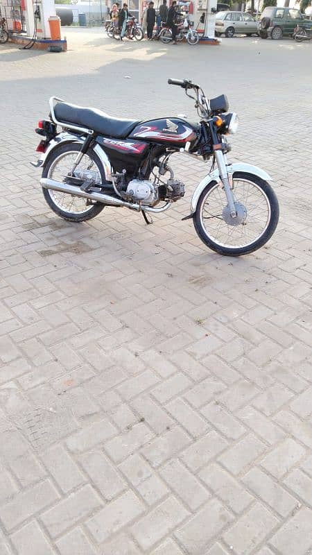 New bike total  engine full ok 2013 price 60000  Whatsap 03456839166 3