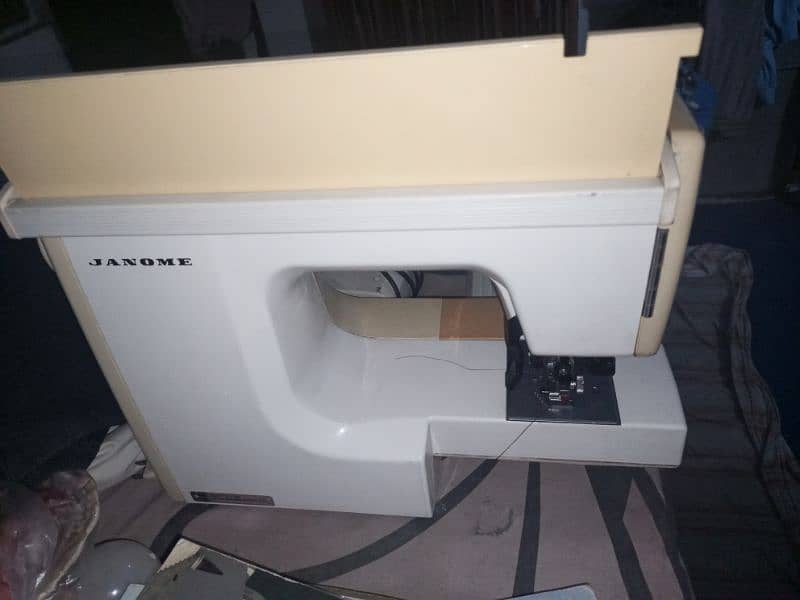 janomi 7000 model sewing machine 2