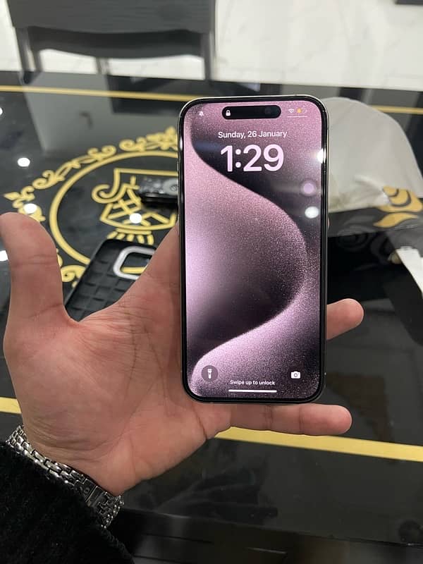 Iphone 15 pro Natural Titanium 1