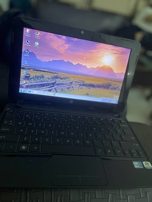 hp mini 110 laptop neat condition. 0