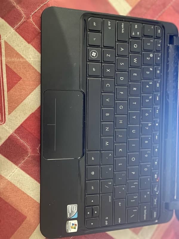 hp mini 110 laptop neat condition. 1