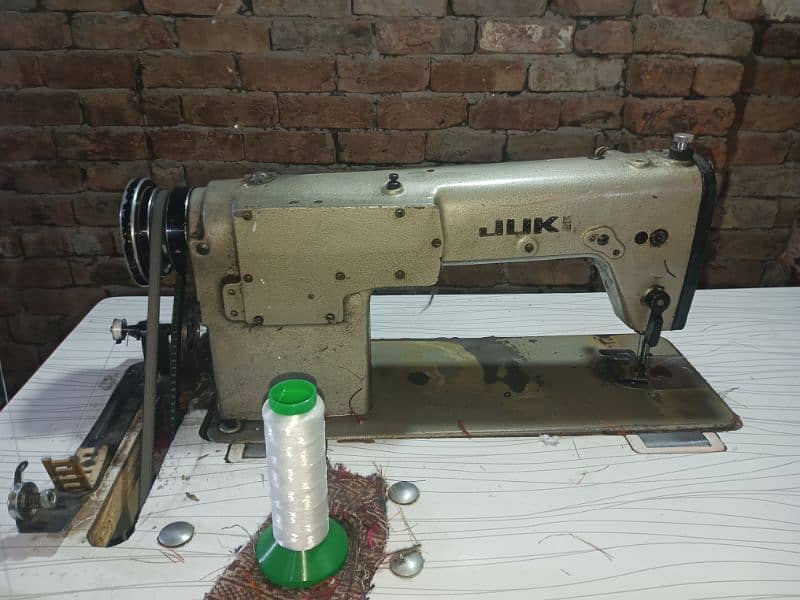 Juki 555 sewing machine 0