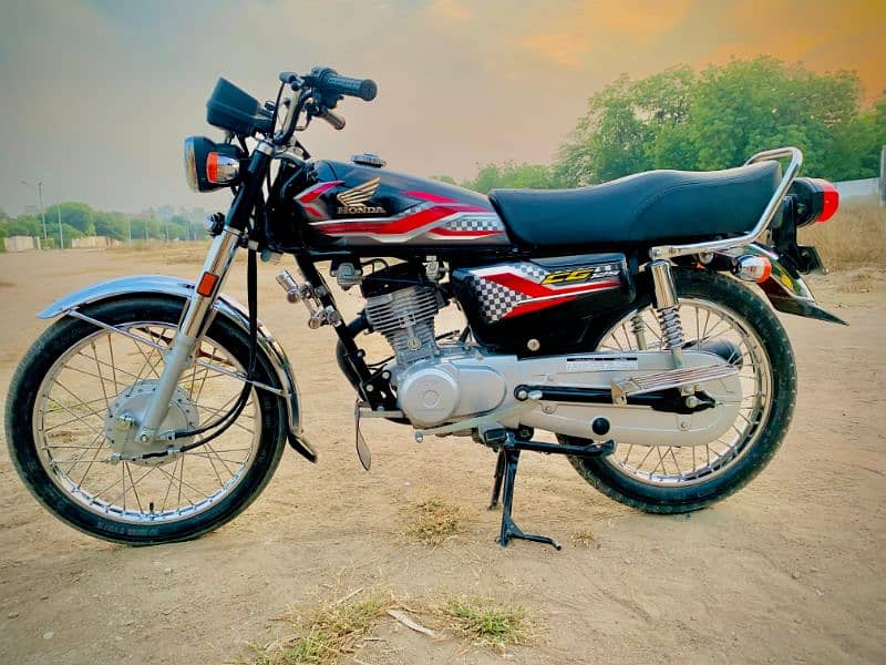 Honda Cg 125 2024 only 2000 kilometers used 2