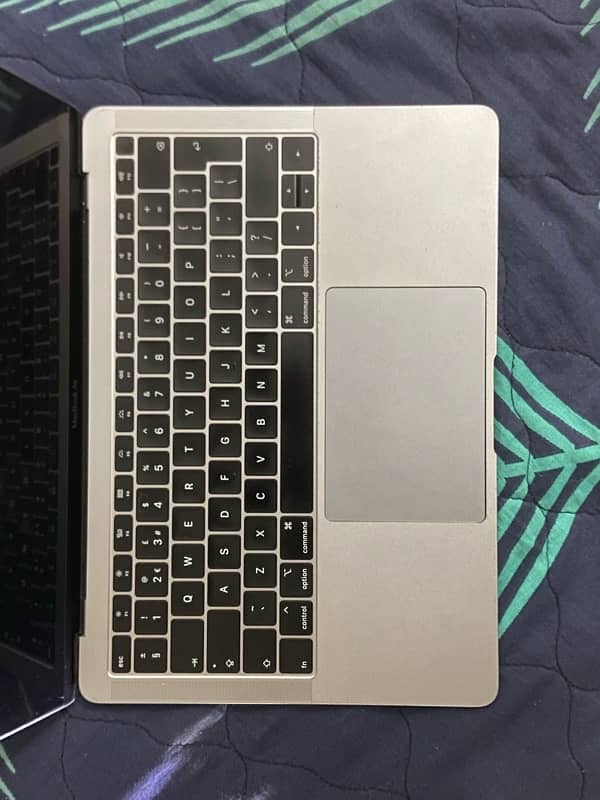 Macbook Air (2018) 5